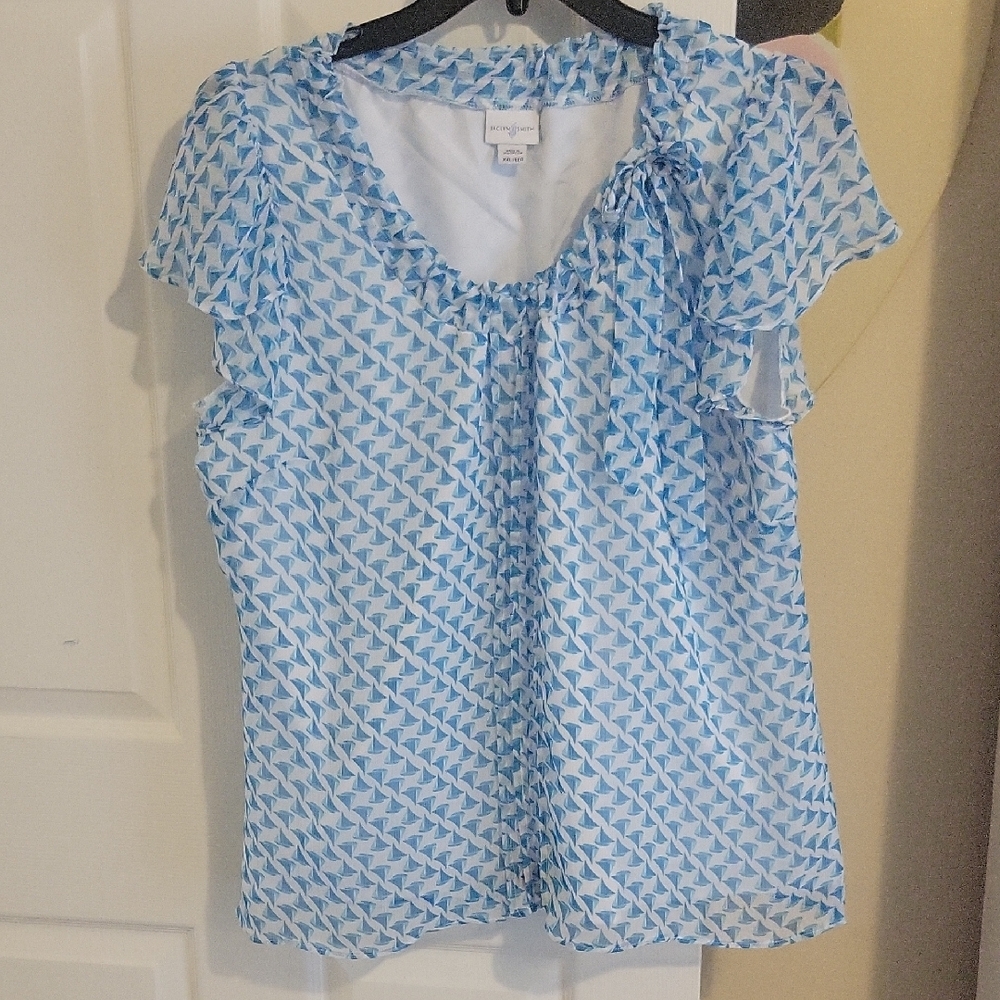 Jaclyn Smith SzXXL Sky Blue Patterned Blouse bow accent at neck fairy sleeves